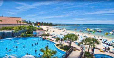 リザンシーパークホテル谷茶ベイ | オンザビーチの超大型リゾート